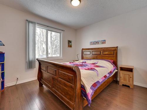 11607 69 Street Nw, Edmonton, AB - Indoor Photo Showing Bedroom