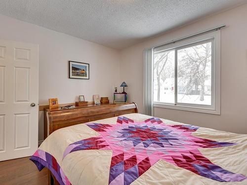 11607 69 Street Nw, Edmonton, AB - Indoor Photo Showing Bedroom