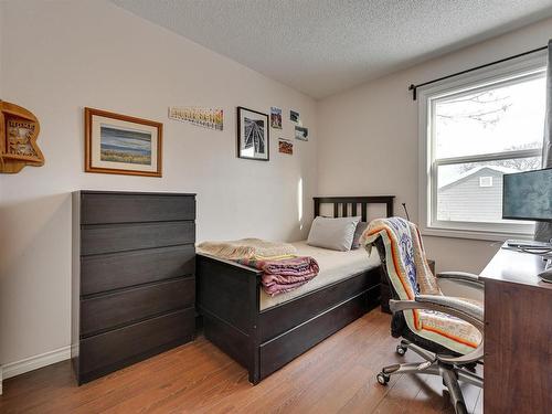 11607 69 Street Nw, Edmonton, AB - Indoor Photo Showing Bedroom