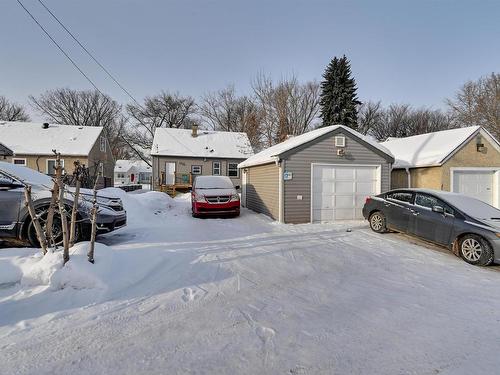 11607 69 Street Nw, Edmonton, AB - Outdoor