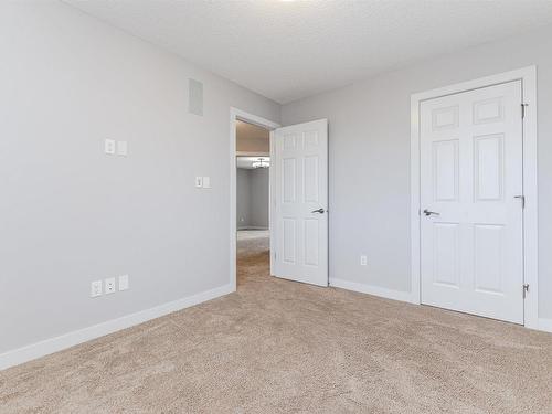 4211 Charles Close, Edmonton, AB - Indoor