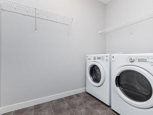 4211 Charles Close, Edmonton, AB - Indoor Photo Showing Laundry Room