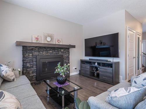 13829 138 Avenue, Edmonton, AB - Indoor Photo Showing Living Room With Fireplace