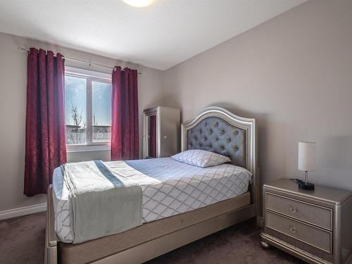 13829 138 Avenue, Edmonton, AB - Indoor Photo Showing Bedroom