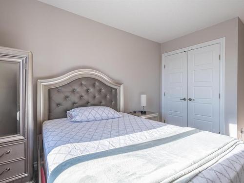 13829 138 Avenue, Edmonton, AB - Indoor Photo Showing Bedroom