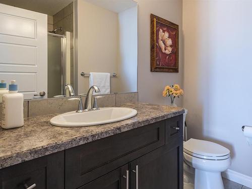 13829 138 Avenue, Edmonton, AB - Indoor Photo Showing Bathroom