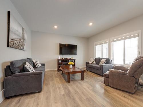 2440 18 Avenue, Edmonton, AB - Indoor Photo Showing Living Room