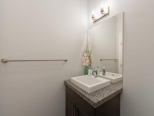 2440 18 Avenue, Edmonton, AB - Indoor Photo Showing Bathroom