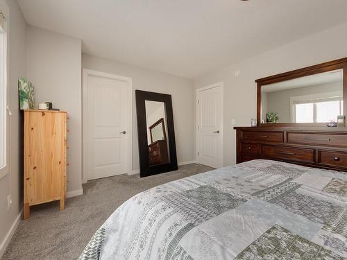 2440 18 Avenue, Edmonton, AB - Indoor Photo Showing Bedroom