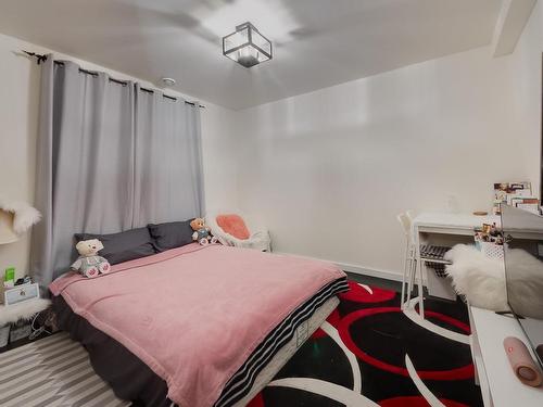 2440 18 Avenue, Edmonton, AB - Indoor Photo Showing Bedroom