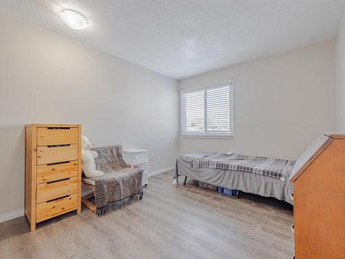 302 600 Kirkness Road, Edmonton, AB - Indoor Photo Showing Bedroom