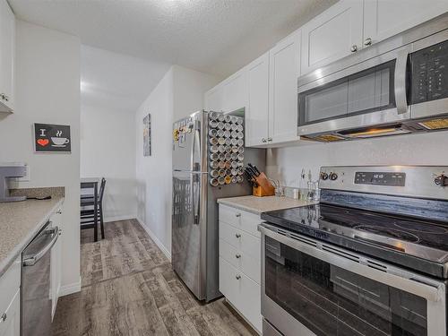 302 600 Kirkness Road, Edmonton, AB - Indoor Photo Showing Kitchen