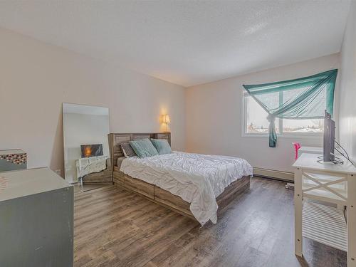 302 600 Kirkness Road, Edmonton, AB - Indoor Photo Showing Bedroom