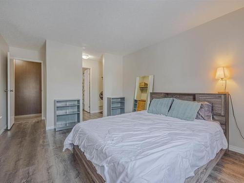 302 600 Kirkness Road, Edmonton, AB - Indoor Photo Showing Bedroom