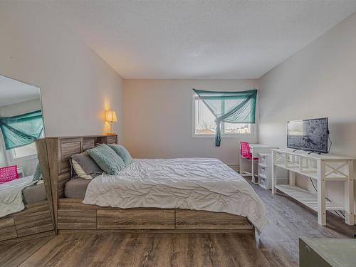 302 600 Kirkness Road, Edmonton, AB - Indoor Photo Showing Bedroom