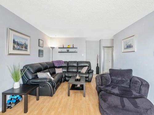 506 10150 117 Street, Edmonton, AB - Indoor Photo Showing Living Room