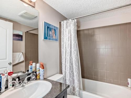 203 530 Watt Boulevard, Edmonton, AB - Indoor Photo Showing Bathroom