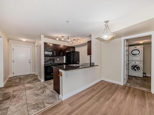 207 5370 Chappelle Road, Edmonton, AB - Indoor Photo Showing Kitchen