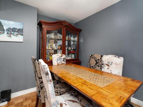 5216 146 Avenue, Edmonton, AB - Indoor Photo Showing Dining Room