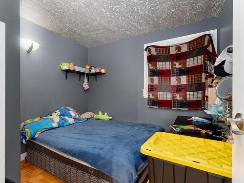 5216 146 Avenue, Edmonton, AB - Indoor Photo Showing Bedroom