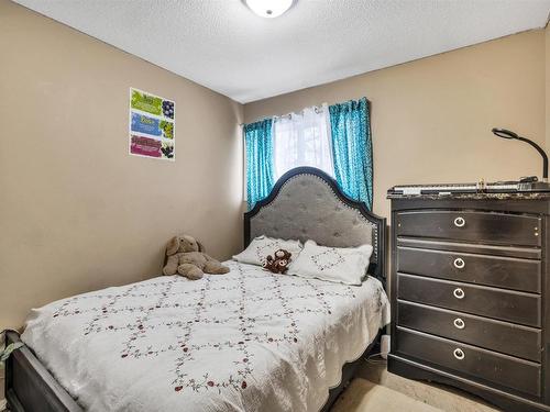 347 Northgate Terrace Nw, Edmonton, AB - Indoor Photo Showing Bedroom