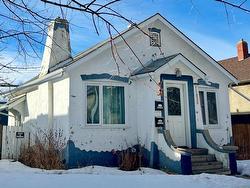 11836 95 Street  Edmonton, AB T5G 1M2