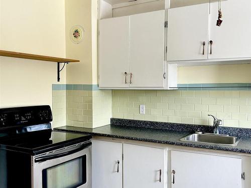 11836 95 Street, Edmonton, AB - Indoor Photo Showing Kitchen