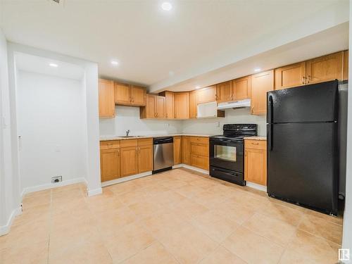 228 Whiston Road, Edmonton, AB - Indoor Photo Showing Kitchen