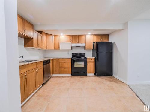 228 Whiston Road, Edmonton, AB - Indoor Photo Showing Kitchen