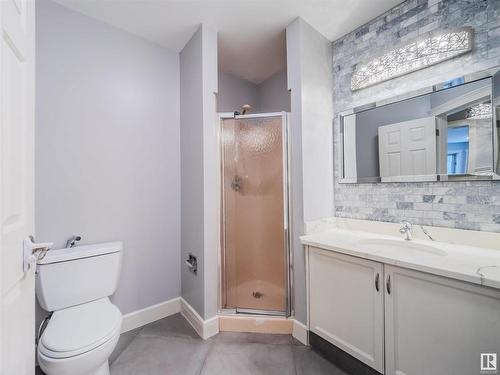 228 Whiston Road, Edmonton, AB - Indoor Photo Showing Bathroom