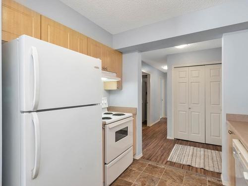 211 10403 98 Avenue, Edmonton, AB - Indoor Photo Showing Kitchen