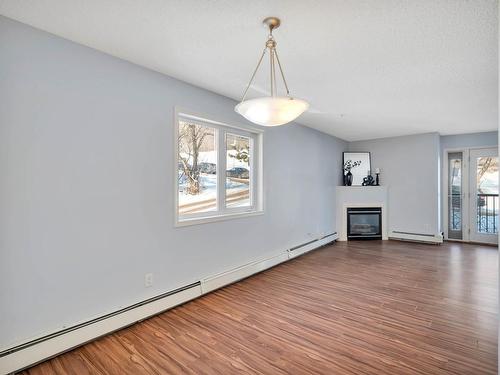 211 10403 98 Avenue, Edmonton, AB - Indoor