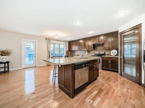 2674 Anderson Crescent, Edmonton, AB - Indoor Photo Showing Kitchen With Upgraded Kitchen