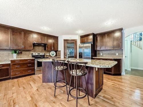 2674 Anderson Crescent, Edmonton, AB - Indoor Photo Showing Kitchen With Upgraded Kitchen