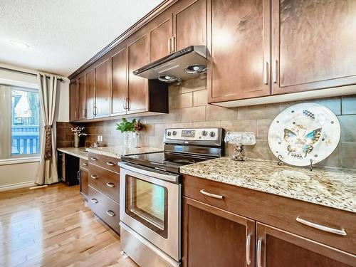 2674 Anderson Crescent, Edmonton, AB - Indoor Photo Showing Kitchen