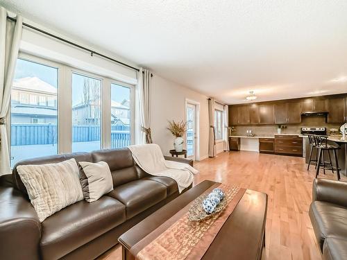 2674 Anderson Crescent, Edmonton, AB - Indoor Photo Showing Living Room