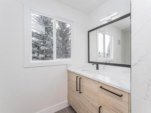 9404 173 Street, Edmonton, AB - Indoor Photo Showing Bathroom