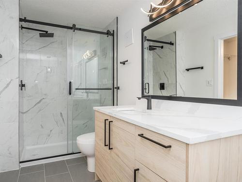 9404 173 Street, Edmonton, AB - Indoor Photo Showing Bathroom