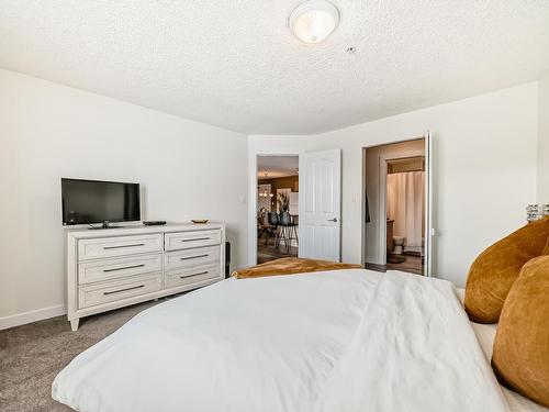 212 16303 95 Street, Edmonton, AB - Indoor Photo Showing Bedroom