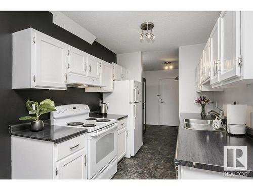 301 10826 113 Street, Edmonton, AB - Indoor Photo Showing Kitchen