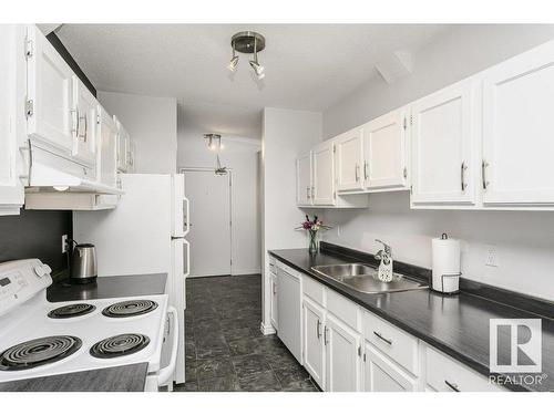 301 10826 113 Street, Edmonton, AB - Indoor Photo Showing Kitchen