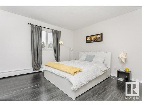 301 10826 113 Street, Edmonton, AB - Indoor Photo Showing Bedroom