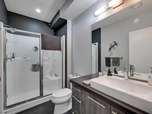 1311 Hainstock Way, Edmonton, AB - Indoor Photo Showing Bathroom