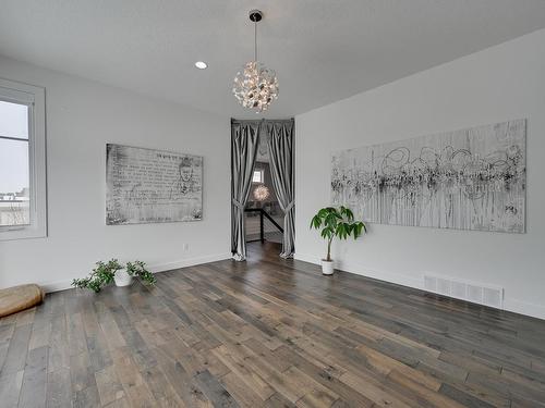 1311 Hainstock Way, Edmonton, AB - Indoor Photo Showing Living Room