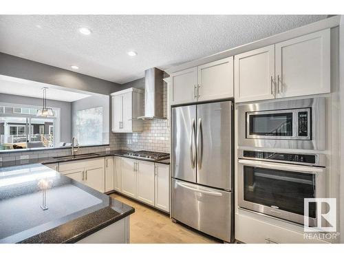 5363 Schonsee Drive, Edmonton, AB - Indoor Photo Showing Kitchen With Upgraded Kitchen