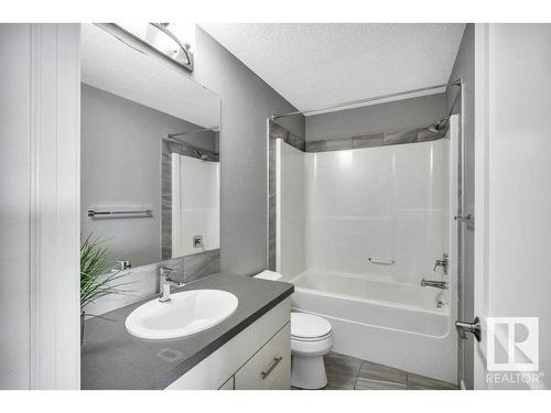 5363 Schonsee Drive, Edmonton, AB - Indoor Photo Showing Bathroom