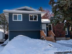 2043 49A Street  Edmonton, AB T6L 2W9