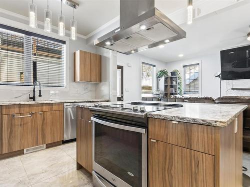 10922 96 Street, Edmonton, AB - Indoor Photo Showing Kitchen With Upgraded Kitchen