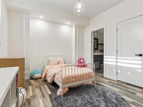 10922 96 Street, Edmonton, AB - Indoor Photo Showing Bedroom