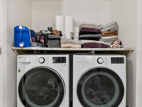 10922 96 Street, Edmonton, AB - Indoor Photo Showing Laundry Room